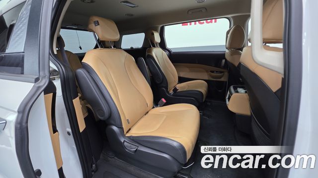 Kia Canival 2023 — photo 19