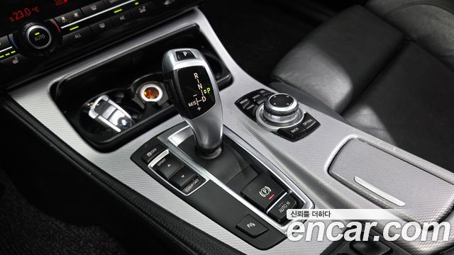 BMW 5-Series 2013 — photo 9