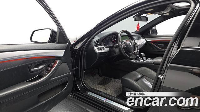 BMW 5-Series 2013 — photo 10