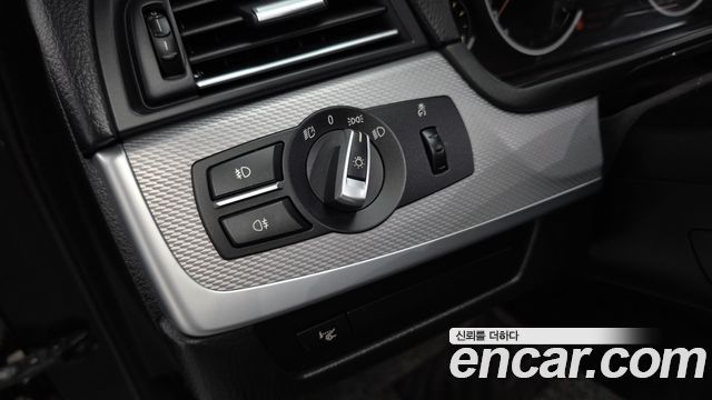 BMW 5-Series 2013 — photo 18