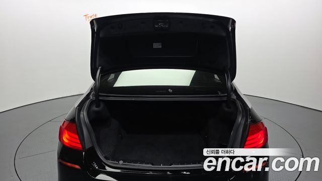 BMW 5-Series 2013 — photo 20