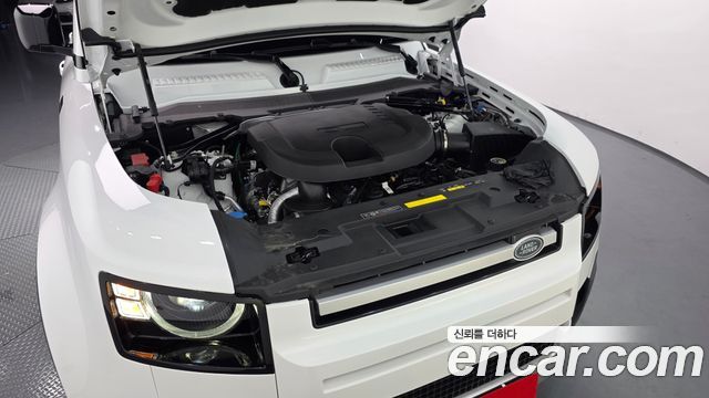 Land Rover Defender 2024 — photo 6
