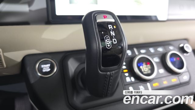 Land Rover Defender 2024 — photo 12