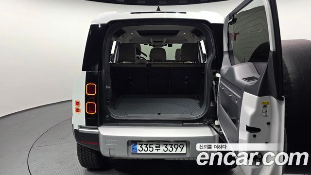 Land Rover Defender 2024 — photo 26