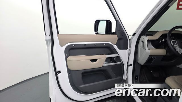 Land Rover Defender 2024 — photo 14
