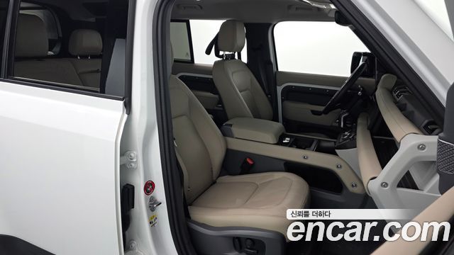 Land Rover Defender 2024 — photo 16