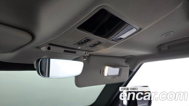 Land Rover Defender 2024 — photo 28