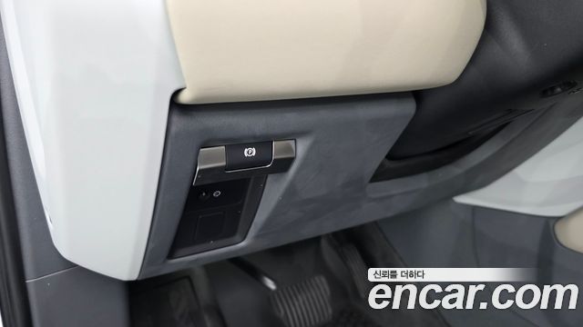 Land Rover Defender 2024 — photo 29