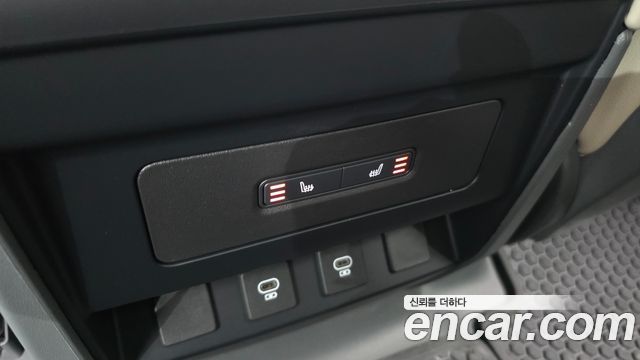 Land Rover Defender 2024 — photo 31