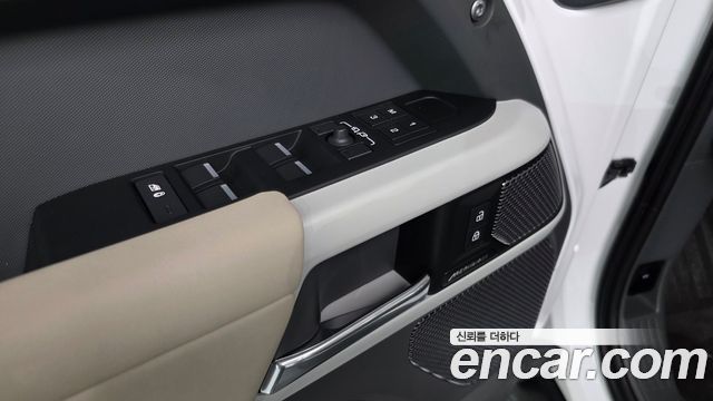 Land Rover Defender 2024 — photo 33