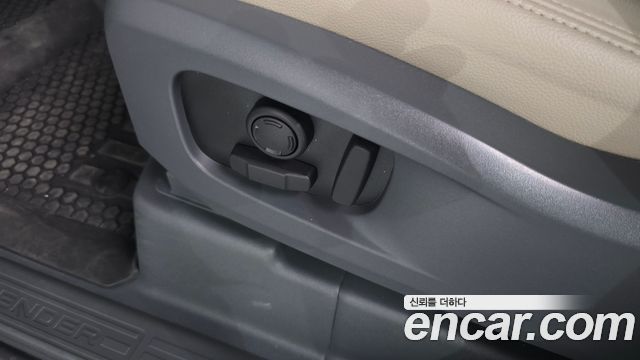 Land Rover Defender 2024 — photo 34