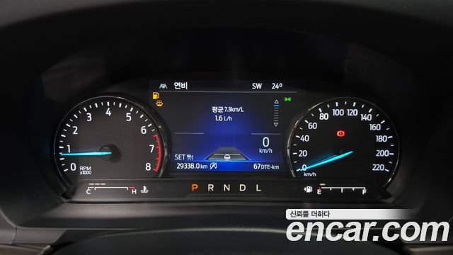 Ford Explorer 2023 — photo 11