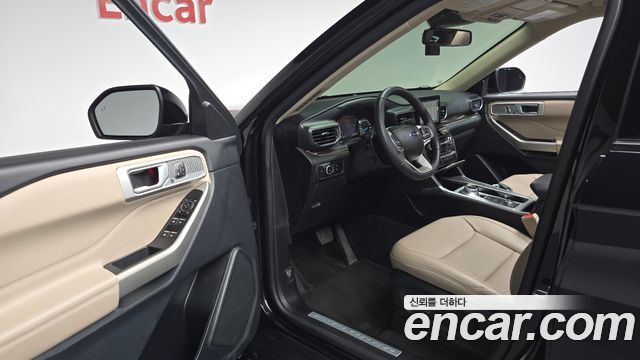 Ford Explorer 2023 — photo 13