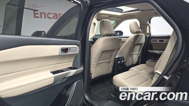 Ford Explorer 2023 — photo 17