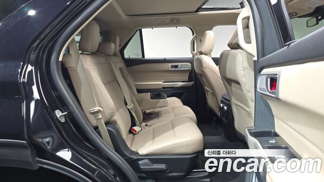 Ford Explorer 2023 — photo 18