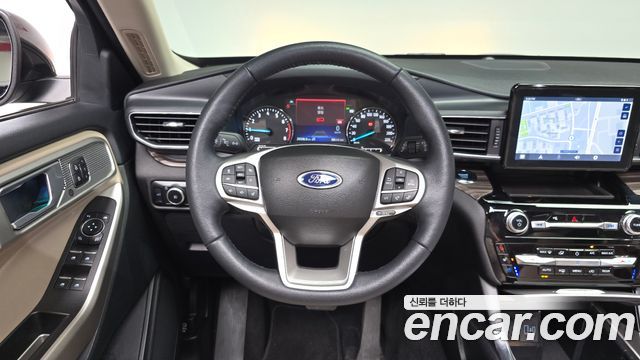 Ford Explorer 2023 — photo 19