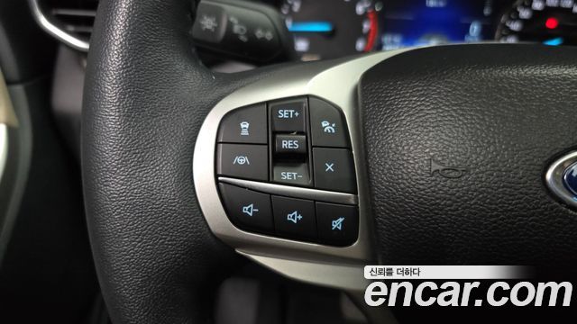 Ford Explorer 2023 — photo 21