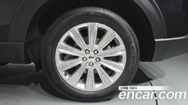 Ford Explorer 2023 — photo 7