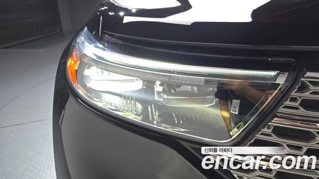 Ford Explorer 2023 — photo 8