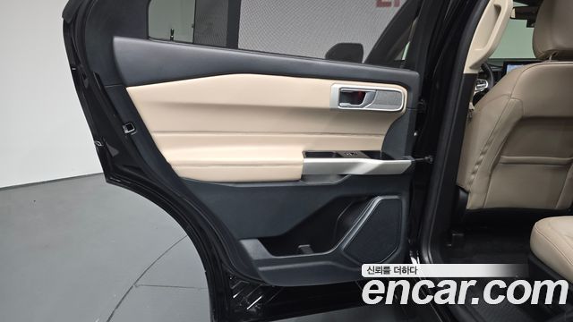Ford Explorer 2023 — photo 15