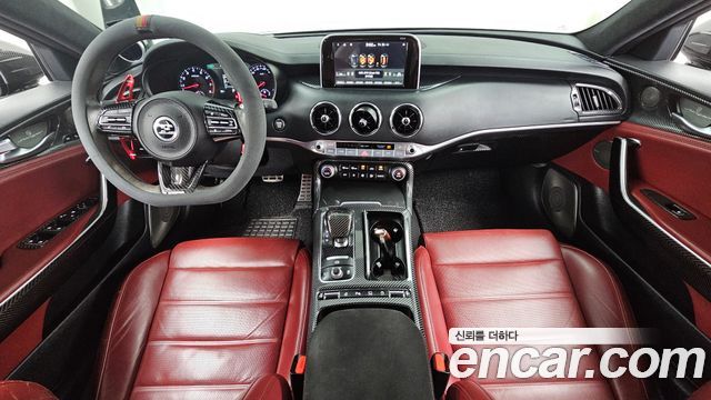 Kia Stinger 2018 — photo 10