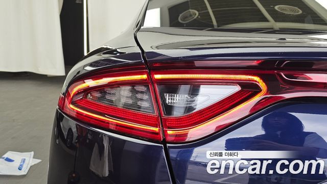 Kia Stinger 2018 — photo 9