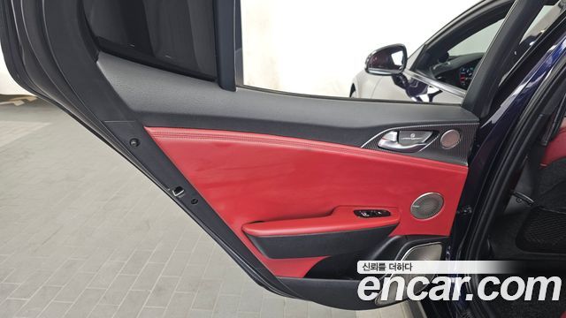 Kia Stinger 2018 — photo 15
