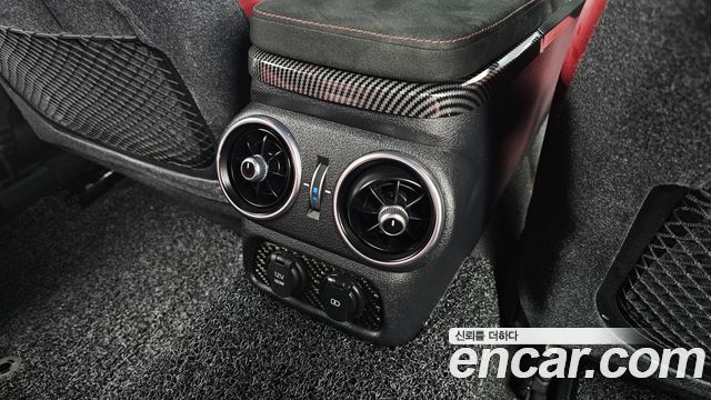 Kia Stinger 2018 — photo 32