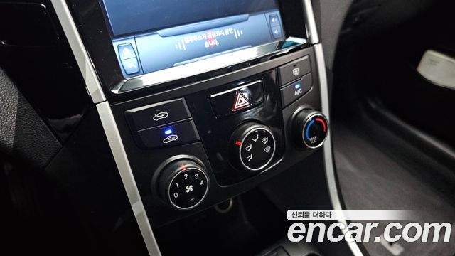 Hyundai Sonata 2014 — photo 19