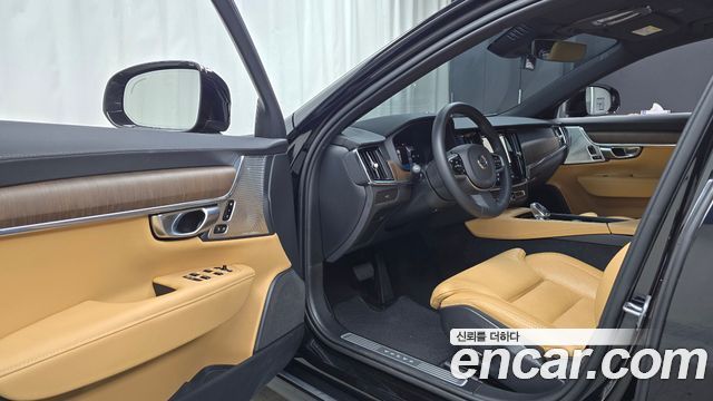 Volvo V90 2024 — photo 13