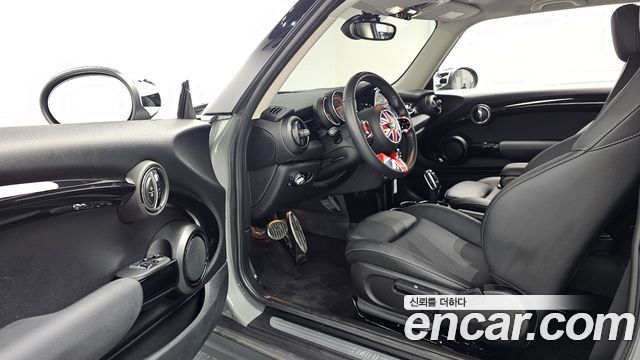 Mini Cooper 2022 — photo 13