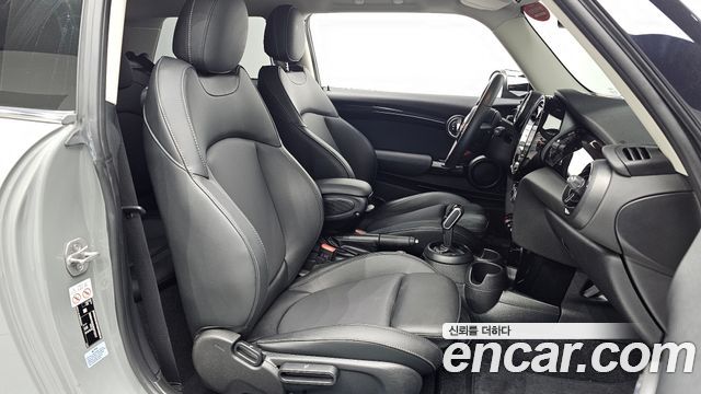 Mini Cooper 2022 — photo 17