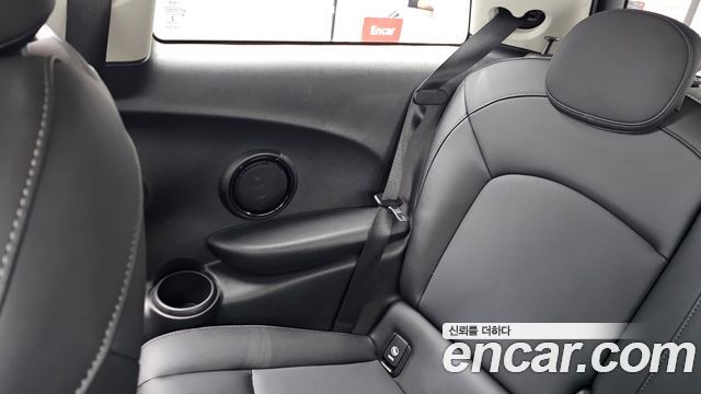 Mini Cooper 2022 — photo 15