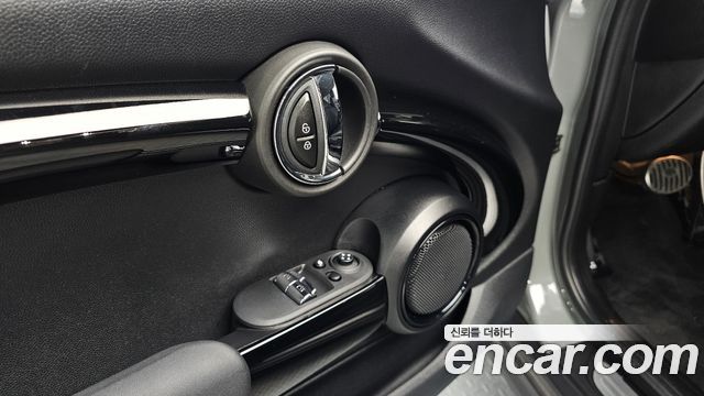 Mini Cooper 2022 — photo 29