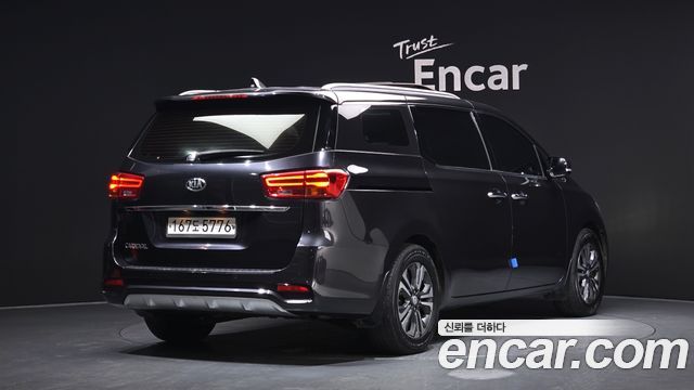 Kia Canival 2019 — photo 2