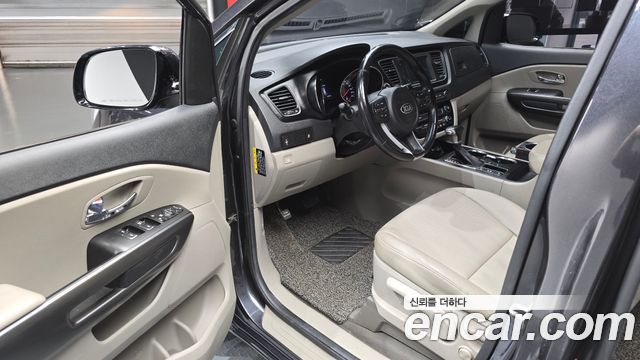 Kia Canival 2019 — photo 10
