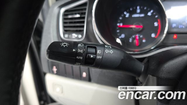Kia Canival 2019 — photo 17