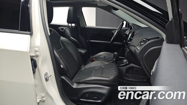 Jeep Compass 2021 — photo 13