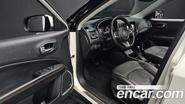 Jeep Compass 2021 — photo 17