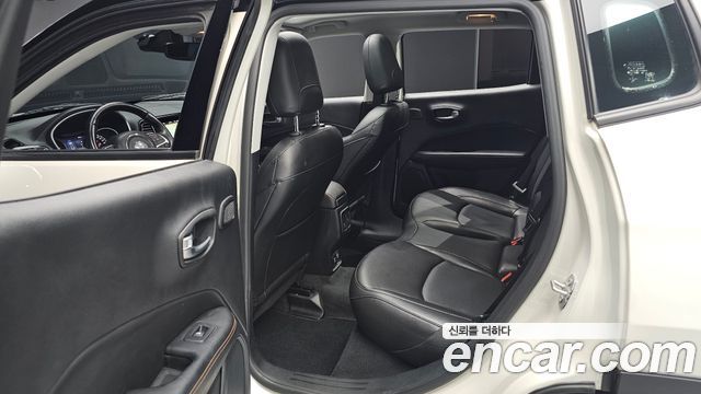 Jeep Compass 2021 — photo 18