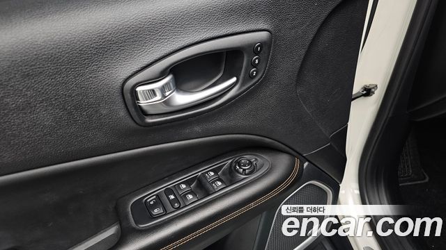 Jeep Compass 2021 — photo 24