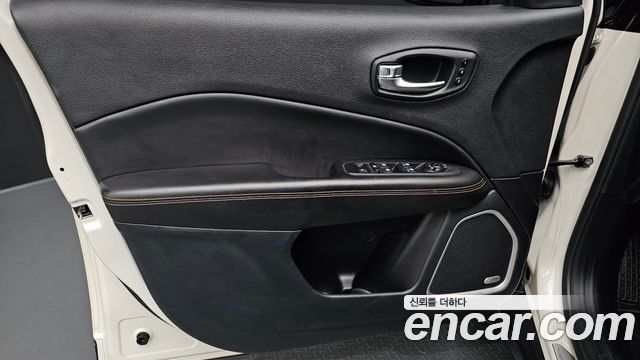Jeep Compass 2021 — photo 14