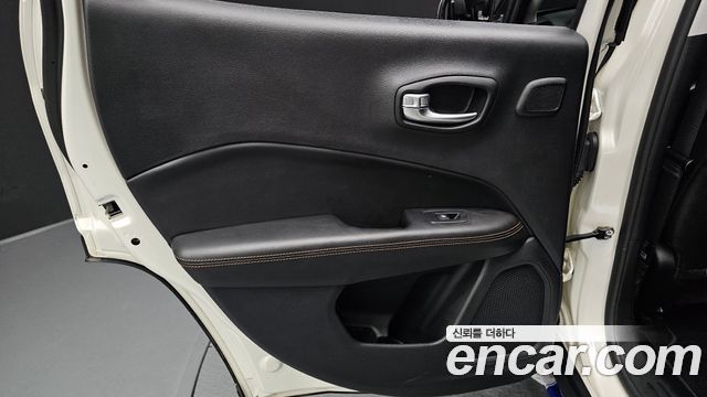 Jeep Compass 2021 — photo 15