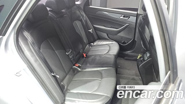 Hyundai Sonata 2017 — photo 12