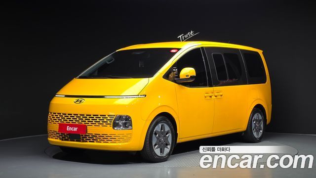 Hyundai Staria 2022 — photo 1
