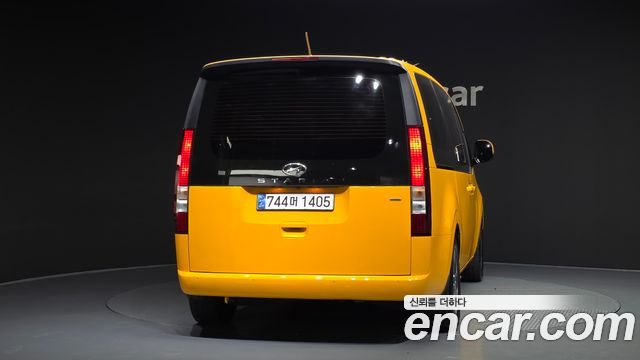 Hyundai Staria 2022 — photo 4