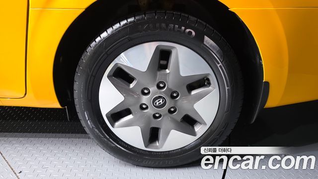 Hyundai Staria 2022 — photo 5