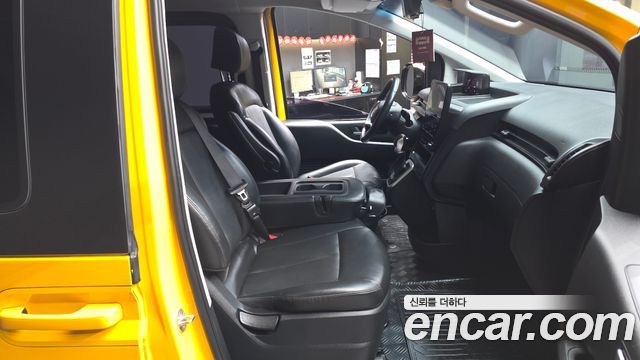 Hyundai Staria 2022 — photo 17