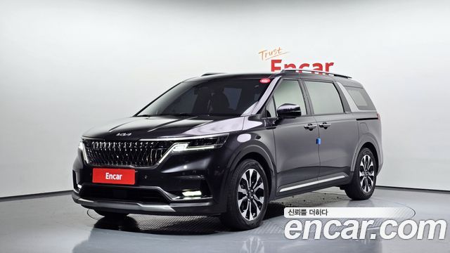 Kia Canival 2023 — photo 1