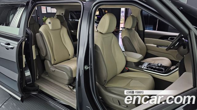 Kia Canival 2023 — photo 10